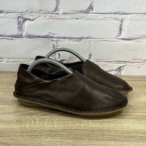 Classic Women’s Slip-On Leather Flats in Dark Brown